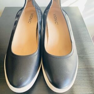 Vionic Jacey Womens Black Leather & Suede Sporty Slip-On Wedge​​